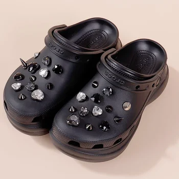 Moda Yeni Takılar Crocs DIY Aşk Rhinestones Perçin Bahçe ayakkabı tokası Lüks kaliteli ayakkabılar Takılar Croc Vintage Zarif