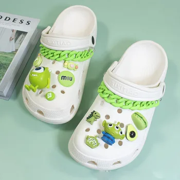 Paketi Takım Elbise Satış Sevimli Komik 3D Mr. Q Crocs Takılar crocs Ayakkabı Aksesuarları takunya Ayakkabı Dekorasyon Çocuklar Parti Hediyeler Yeni