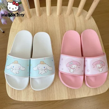 Sanrio düz ayakkabı Melodi Kuromi Kaymaz Terlik Kadın Öğrenci Terlik Evde Duş Terlik Moda Yumuşak Sandalet Yaz Ayakkabı
