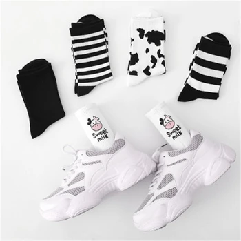 Yeni İnek Baskılı Çorap Güzel Harajuku Japon Tarzı Pamuk Kadın Çizgili Katı Nefes Rahat Karikatür Çorap Beyaz Siyah