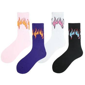 Yeni Moda Alev Erkekler ve Kadınlar Çorap Pamuk Pembe Siyah Yangın Harajuku HipHop Kaykay Kolej Tarzı Komik Mutlu Kızlar Çorap