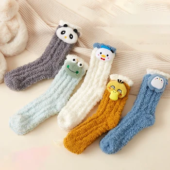Yeni Şeker Renk Mercan Polar Kar Çorap Orta Tüp Kış Kadife Kalın Rahat Çorap sevimli japon çizgi Film Ev Yatak Kat Çorap