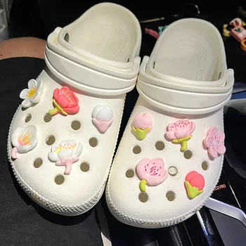 Zarif Kadın DIY ayakkabı Takılar Croc Sevimli Sakura Croc Aksesuarları Beyaz Pembe Tüm Maç Takunya Ayakkabı Süslemeleri Moda Paket